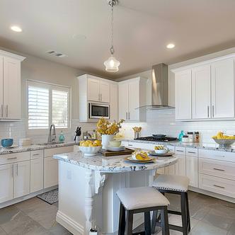 Stunner in Roseville | Vouzzy