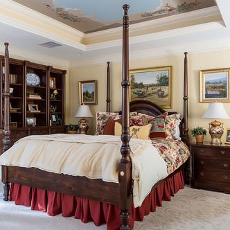 Traditional Custom Condo Residence | Vouzzy